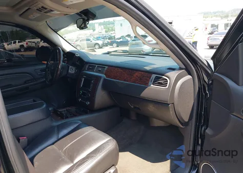 2008 GMC Yukon Denali z USA, uszkodzony, nr VIN 1GKFK63838J101794